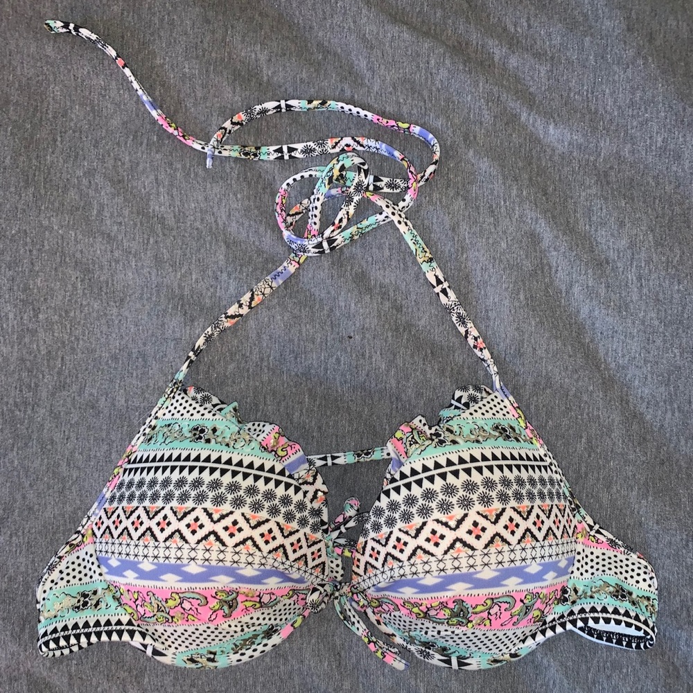 Victoria’s Secret 34B swimsuit top